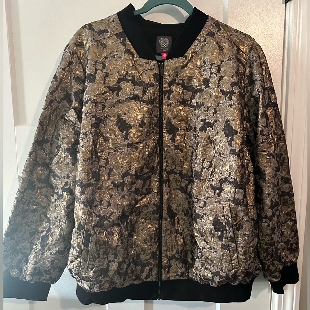 Brand New With Tags Vince Camuto Jacket! Cool Pattern